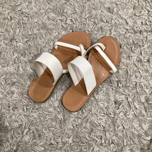 Forever 21 White Sandals – sz 6.5